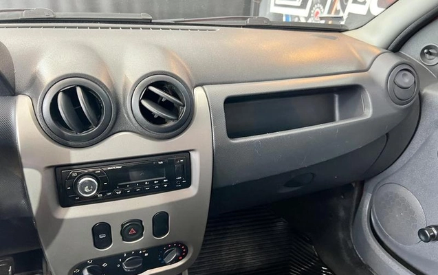 imagem-https://www.socarrao.com.br/sc-vehicle-images-prod/876790/1789592039990-7780661_9_B_5b5271a859.jpeg