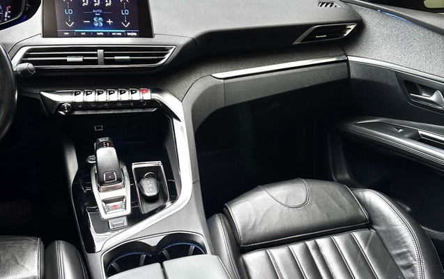 imagem-https://www.socarrao.com.br/sc-vehicle-images-prod/876899/1771943612013-8_074224.jpg