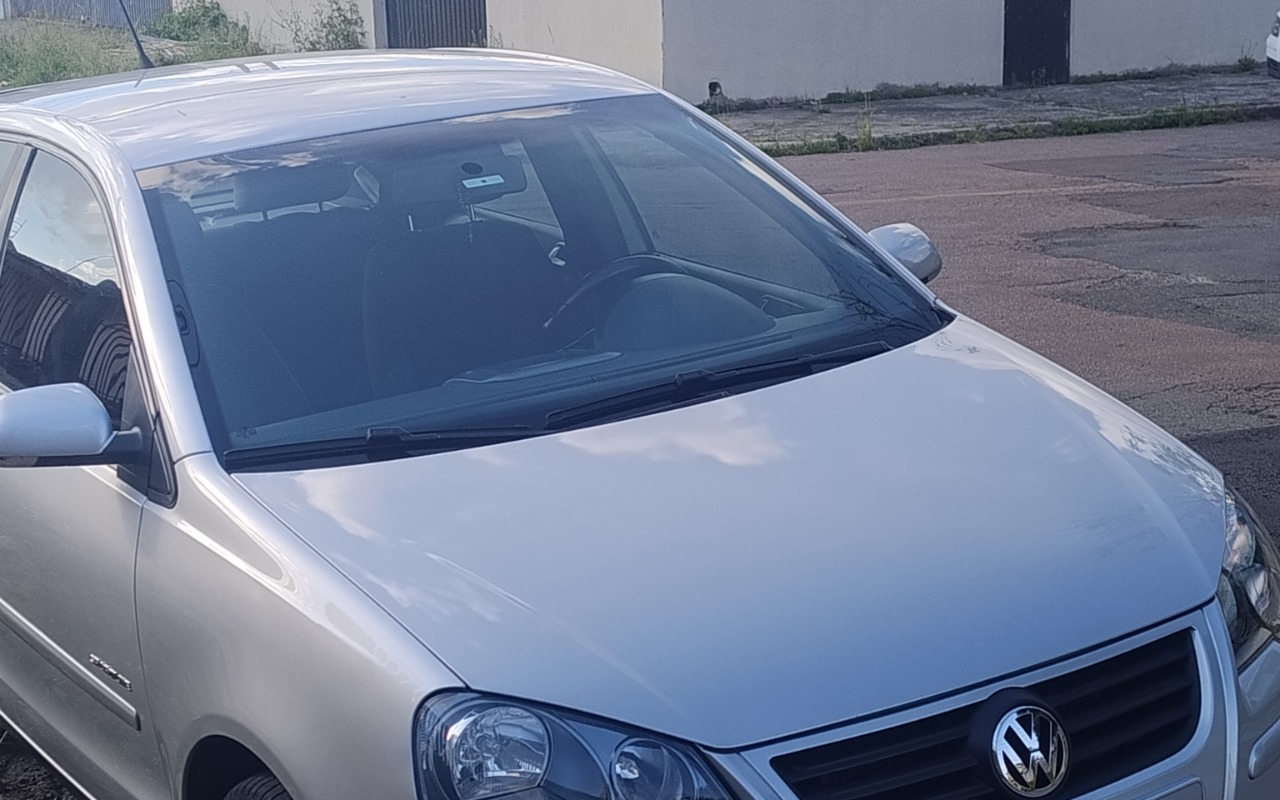 Volkswagen Polo 2011 Prata — foto 1 de 3