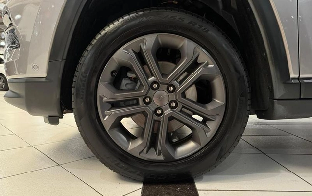 imagem-https://www.socarrao.com.br/sc-vehicle-images-prod/877403/1789074230065-7830002_7_B_7a1f867942.jpeg