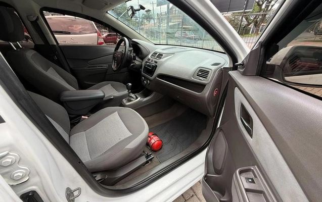 imagem-https://www.socarrao.com.br/sc-vehicle-images-prod/877645/1789392220009-7835560_9_B_ec98c405ed.jpeg