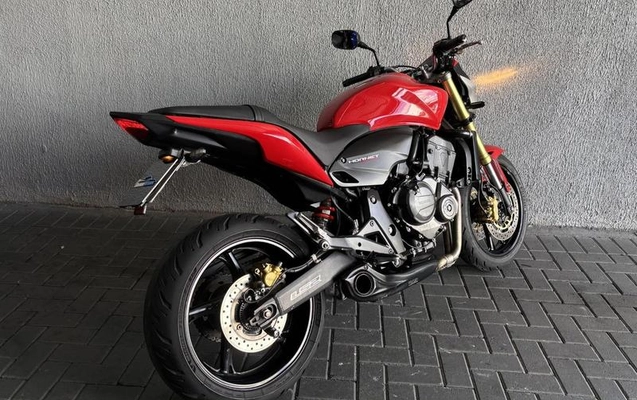 imagem-https://www.socarrao.com.br/sc-vehicle-images-prod/877748/1789568786194-7835677_4_B_3eb39508db.jpeg