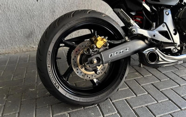 imagem-https://www.socarrao.com.br/sc-vehicle-images-prod/877748/1789568786200-7835677_4_B_bb6b43eb36.jpeg
