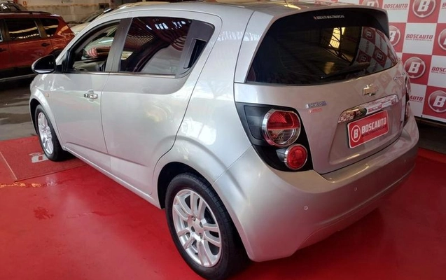 imagem-https://www.socarrao.com.br/sc-vehicle-images-prod/878036/1780315233296-6209168_2_B_6132caa606.jpeg