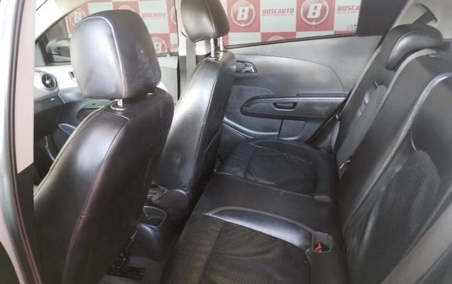 imagem-https://www.socarrao.com.br/sc-vehicle-images-prod/878036/1780315233301-6209168_0_B_8821b78b9f.jpeg