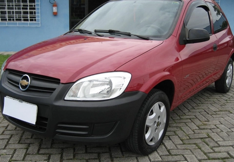 Chevrolet Celta 2011 Vermelho — foto 1 de 3
