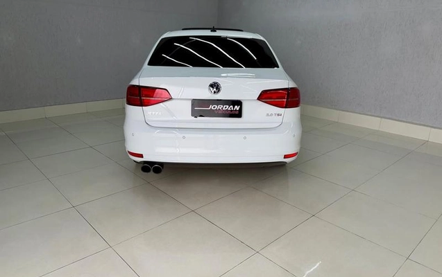 imagem-https://www.socarrao.com.br/sc-vehicle-images-prod/879522/1784749405045-7837956_7_B_bd8e95d49a.jpeg
