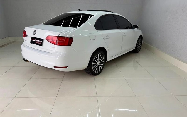 imagem-https://www.socarrao.com.br/sc-vehicle-images-prod/879522/1784749405050-7837956_9_B_b1e681e76e.jpeg