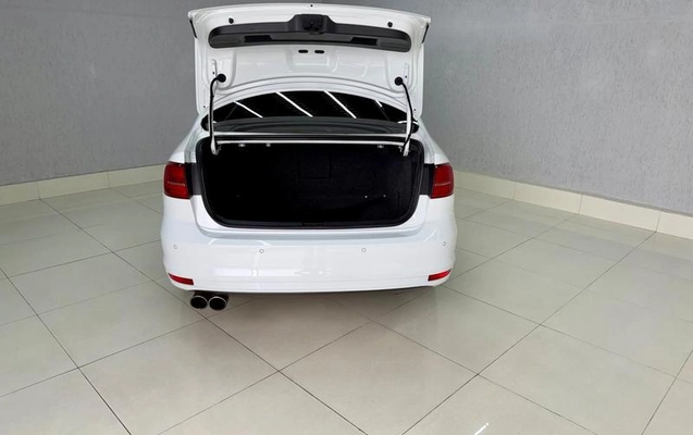 imagem-https://www.socarrao.com.br/sc-vehicle-images-prod/879522/1784749405063-7837956_10_B_54a0c1d7fa.jpeg