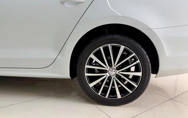 imagem-https://www.socarrao.com.br/sc-vehicle-images-prod/879522/1784749405065-7837956_11_B_5251c7d802.jpeg