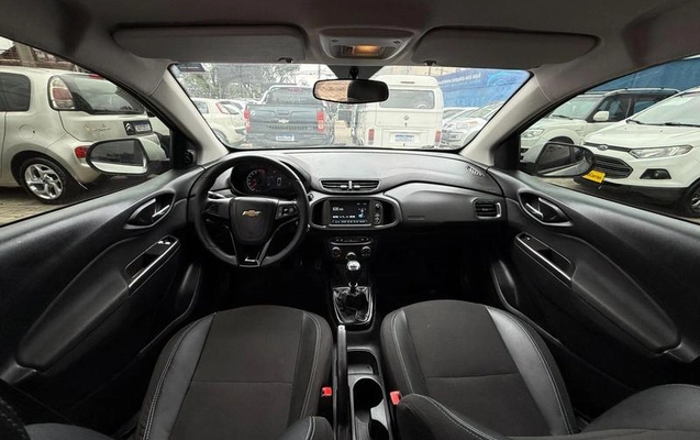 imagem-https://www.socarrao.com.br/sc-vehicle-images-prod/879743/1779133466695-7838343_12_B_7589322f2e.jpeg