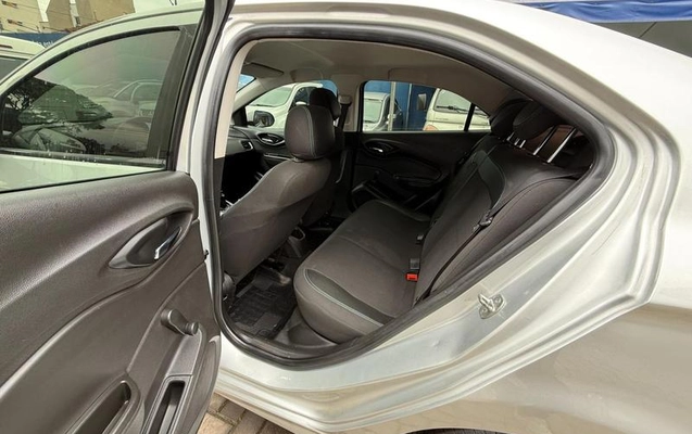 imagem-https://www.socarrao.com.br/sc-vehicle-images-prod/879743/1779133466702-7838343_5_B_738fafdca5.jpeg