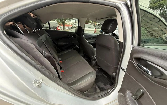 imagem-https://www.socarrao.com.br/sc-vehicle-images-prod/879743/1779133466704-7838343_5_B_795a438583.jpeg
