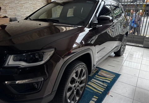 Jeep Compass 2021 Marrom — foto 1 de 3