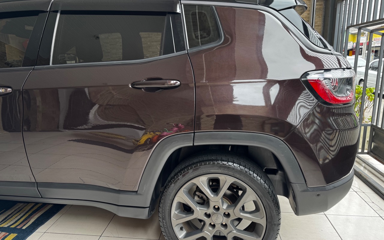 imagem-https://www.socarrao.com.br/sc-vehicle-images-prod/879816/1772036800043-SU1HXzM0ODguanBlZw.jpeg