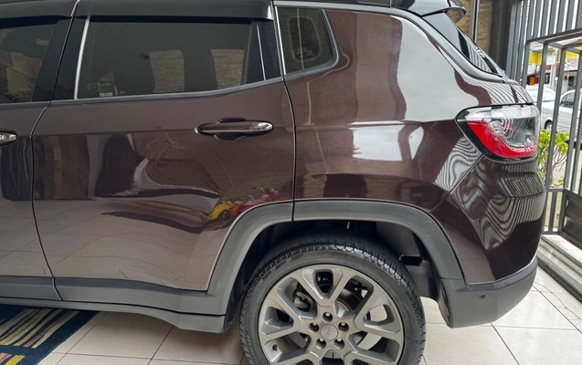 imagem-https://www.socarrao.com.br/sc-vehicle-images-prod/879816/1772036800043-SU1HXzM0ODguanBlZw.jpeg