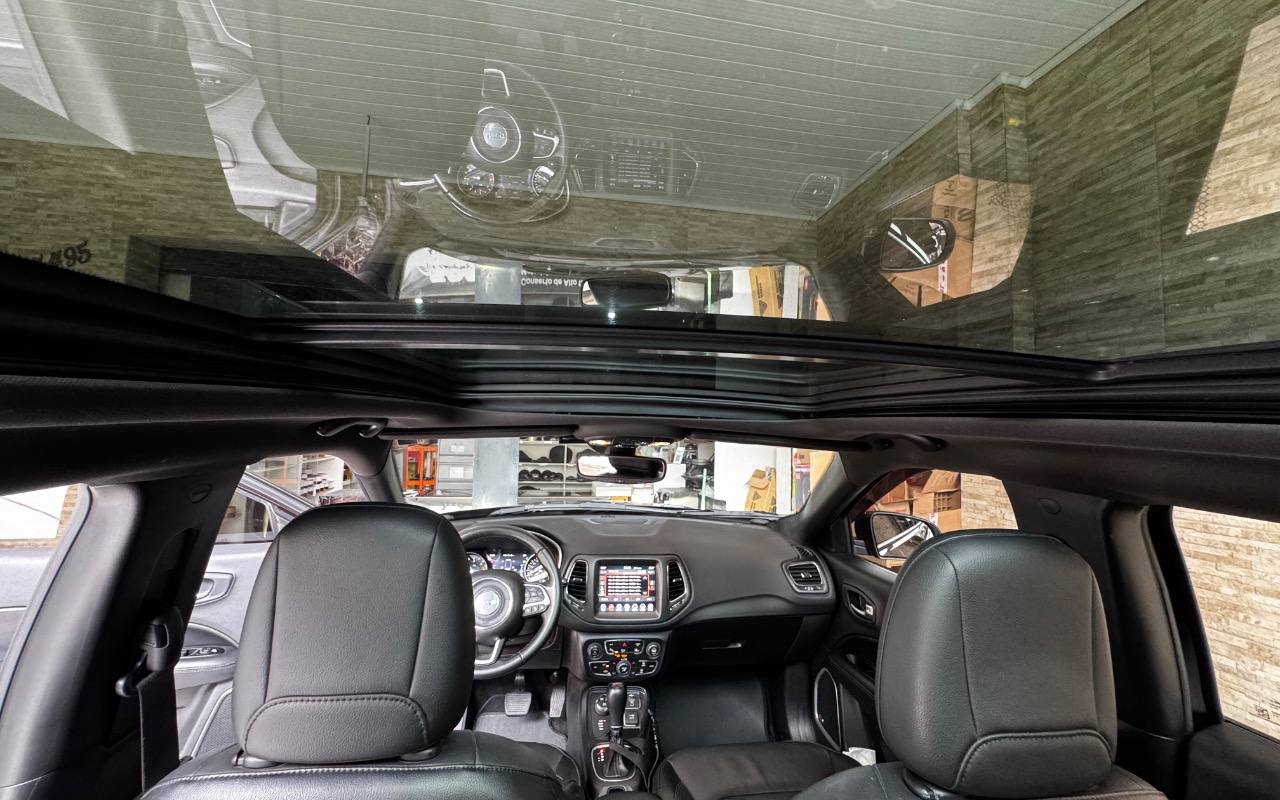 imagem-https://www.socarrao.com.br/sc-vehicle-images-prod/879816/1772037018101-SU1HXzM0OTkuanBlZw.jpeg