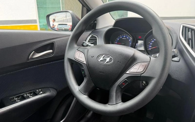 imagem-https://www.socarrao.com.br/sc-vehicle-images-prod/880022/1787338825418-7831831_15_B_b977d5725f.jpeg