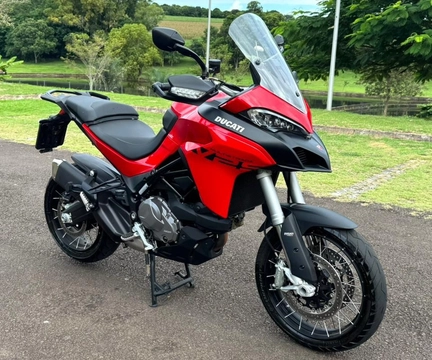Ducati MULTISTRADA V2S 2023 Vermelho — foto 1 de 3