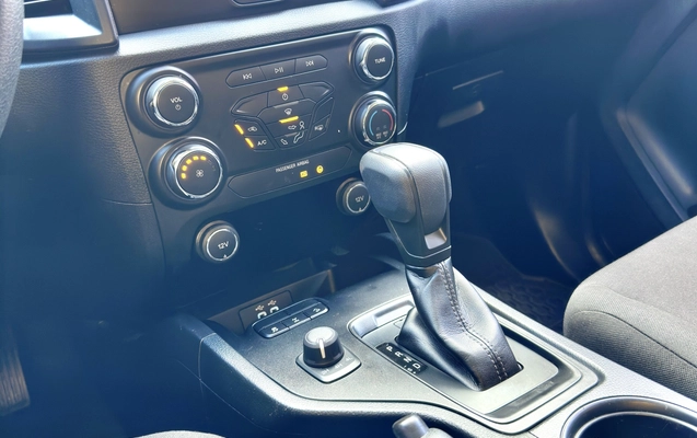 imagem-https://www.socarrao.com.br/sc-vehicle-images-prod/880300/1772042582834-12_052836.jpg