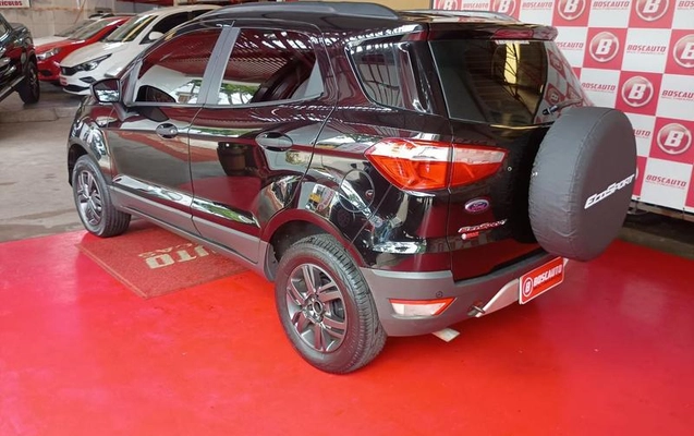 imagem-https://www.socarrao.com.br/sc-vehicle-images-prod/880332/1789059669168-7777220_0_B_cc2aca8f80.jpeg