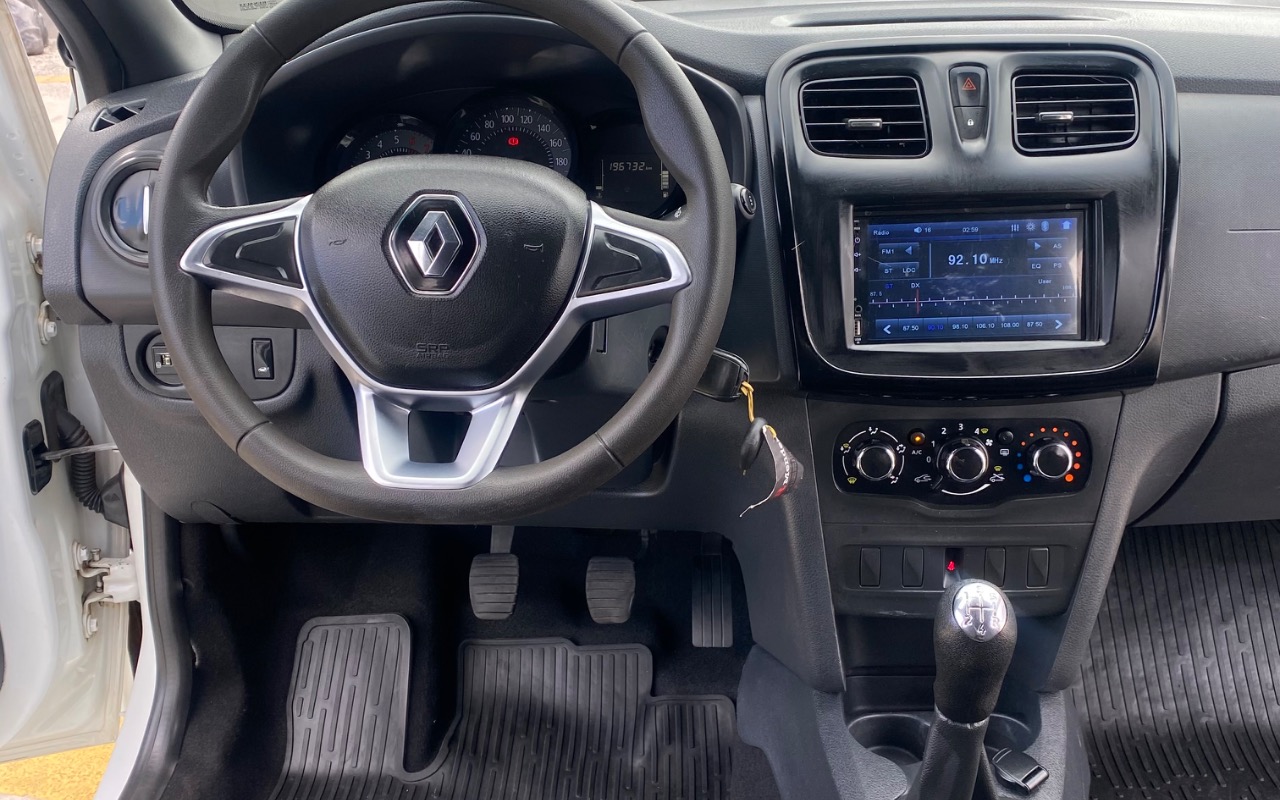 imagem-https://www.socarrao.com.br/sc-vehicle-images-prod/880724/1772048159108-SU1HXzYzNTMuanBlZw.jpeg