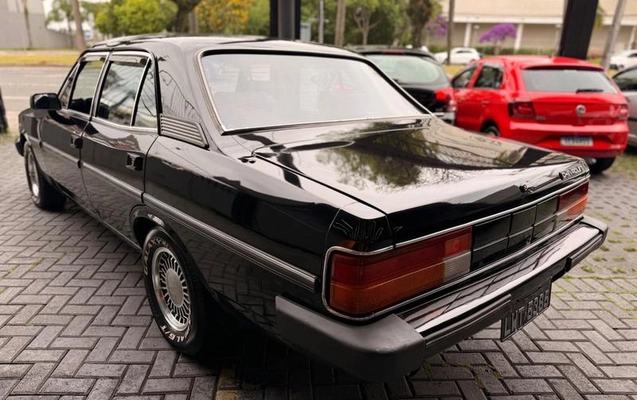 imagem-https://www.socarrao.com.br/sc-vehicle-images-prod/880761/1789592050645-7788133_5_B_6f2cdafd62.jpeg