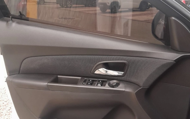 imagem-https://www.socarrao.com.br/sc-vehicle-images-prod/881149/1772055394630-U2NyZWVuc2hvdF8yMDI2MDIwM18xOTI3MDRfV2hhdHNBcHAuanBn.jpg