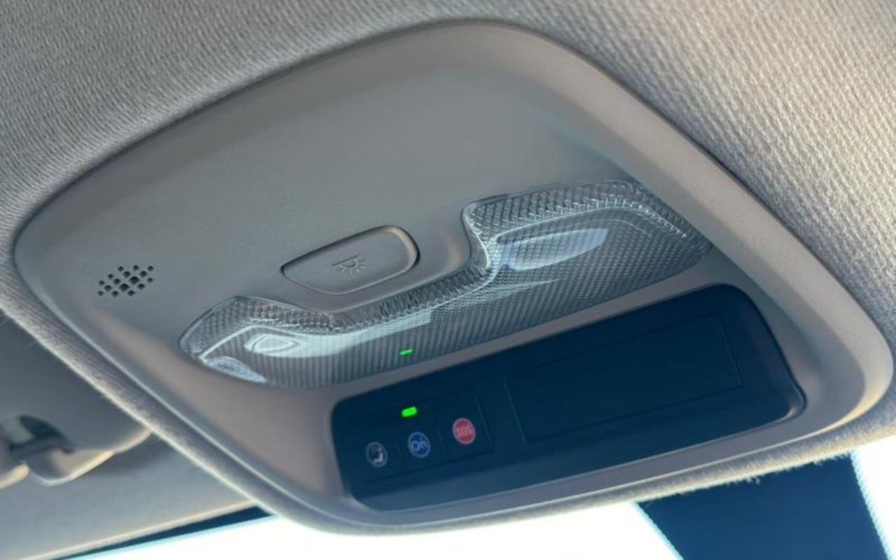 imagem-https://www.socarrao.com.br/sc-vehicle-images-prod/881832/1772108556510-V2hhdHNBcHAgSW1hZ2UgMjAyNi0wMi0yNSBhdCAxNy40OS4yMiAoMSkuanBlZw.jpeg