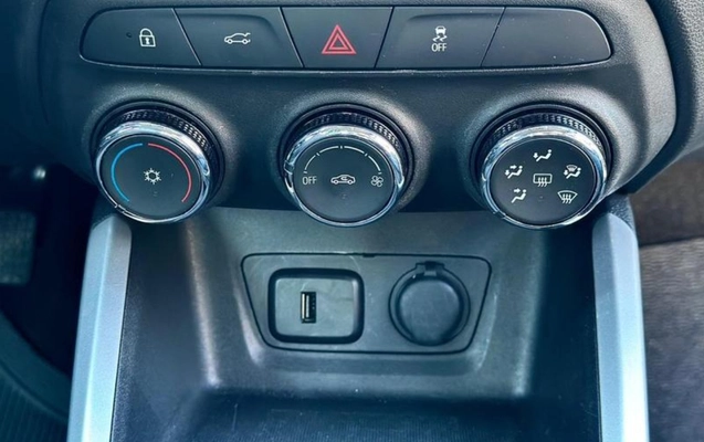 imagem-https://www.socarrao.com.br/sc-vehicle-images-prod/881832/1772108556752-V2hhdHNBcHAgSW1hZ2UgMjAyNi0wMi0yNSBhdCAxNy40OS4yMSAoMikuanBlZw.jpeg