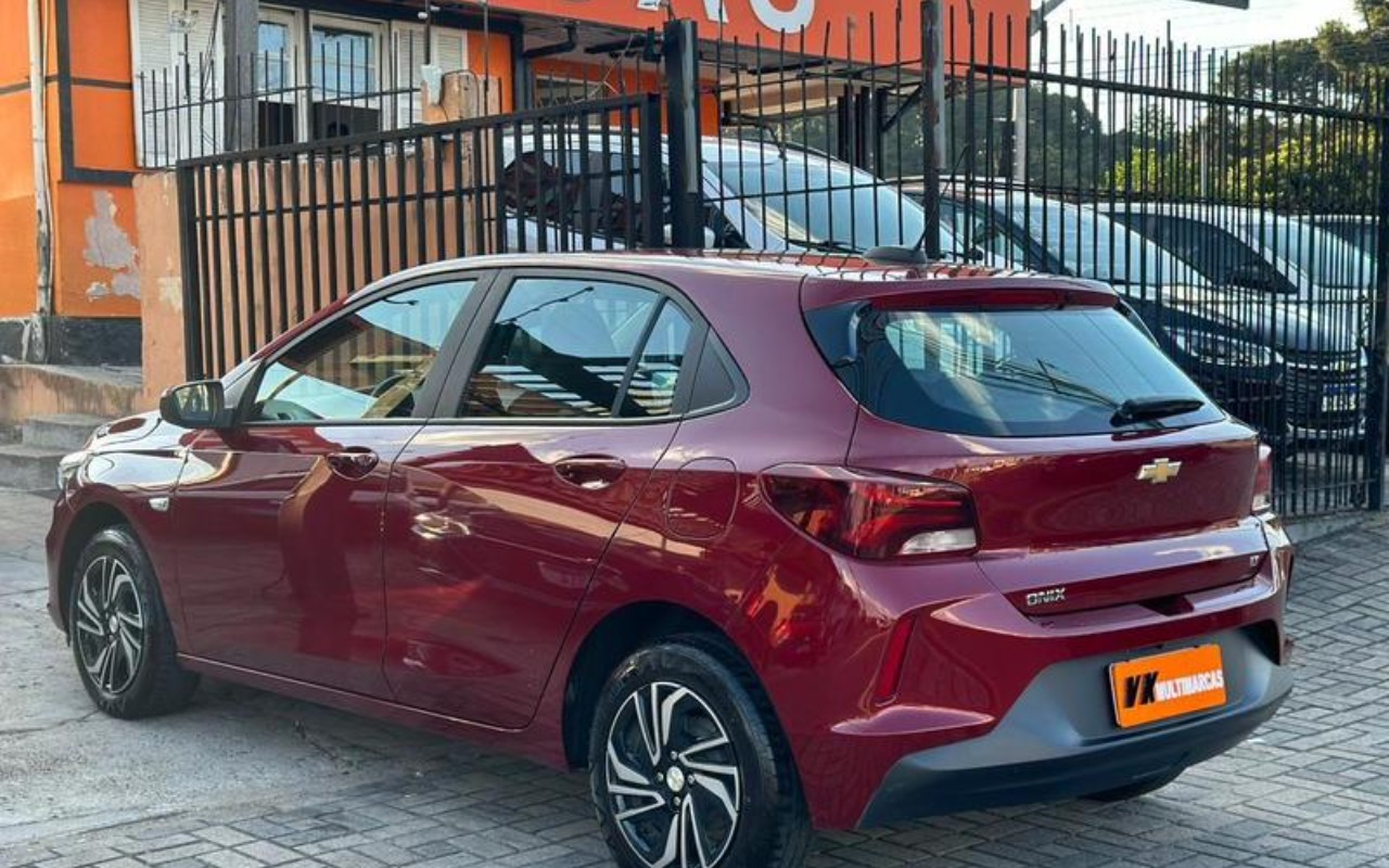 imagem-https://www.socarrao.com.br/sc-vehicle-images-prod/881832/1772108557351-V2hhdHNBcHAgSW1hZ2UgMjAyNi0wMi0yNSBhdCAxNy40OS4yNCAoMSkuanBlZw.jpeg