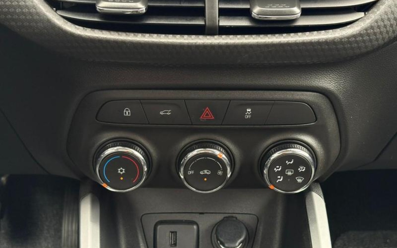 imagem-https://www.socarrao.com.br/sc-vehicle-images-prod/881941/1772109280637-NzgzMTY4M18yX0JfODYzZDg0YzZmYS5qcGVn.jpeg