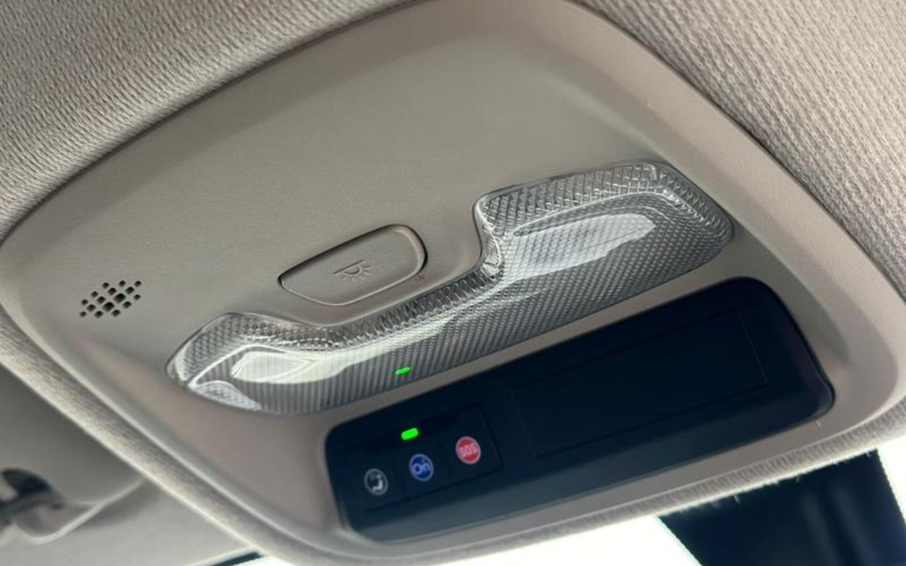 imagem-https://www.socarrao.com.br/sc-vehicle-images-prod/882102/1772110024009-NzgzMTcxNF8xMl9CX2UzZGMxNTVjZDkuanBlZw.jpeg