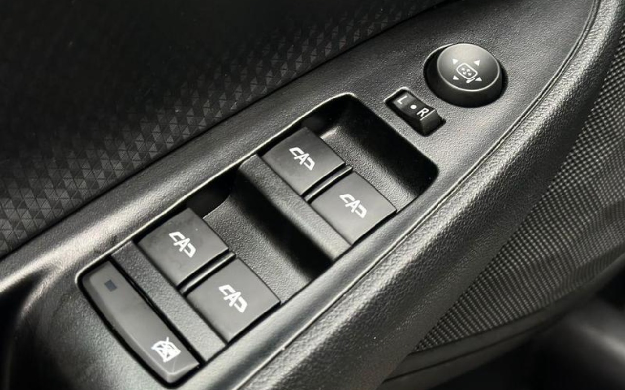 imagem-https://www.socarrao.com.br/sc-vehicle-images-prod/882102/1772110024112-NzgzMTcxNF8xMF9CXzU5OGNhZGQzOTAuanBlZw.jpeg