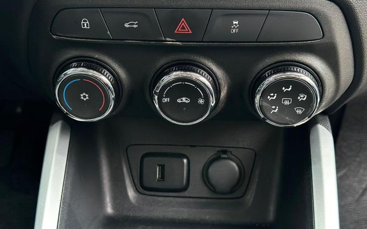imagem-https://www.socarrao.com.br/sc-vehicle-images-prod/882102/1772110024361-NzgzMTcxNF8zX0JfZDQxMDdiM2Q1OC5qcGVn.jpeg