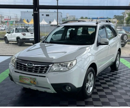 Subaru Forester 2012 Branco — foto 1 de 3