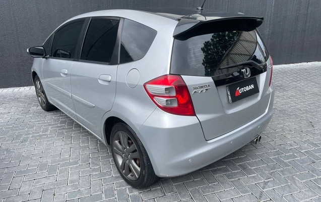 imagem-https://www.socarrao.com.br/sc-vehicle-images-prod/882268/1772112582571-ac6ff7ea-8f36-46c8-94e1-4ed15369840e.jpg