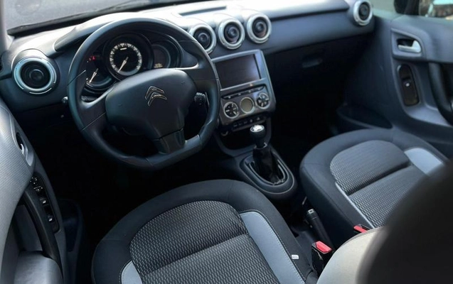 imagem-https://www.socarrao.com.br/sc-vehicle-images-prod/882375/1786648106041-7431880_11_B_6f2af2aea2.jpeg