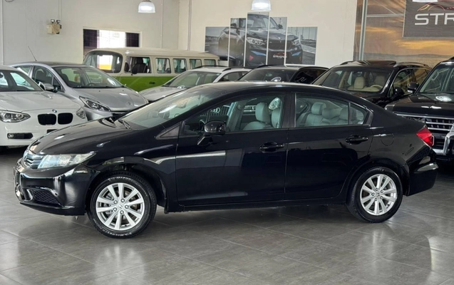 imagem-https://www.socarrao.com.br/sc-vehicle-images-prod/882533/1787237765912-11b477e361d4476dbf909fcade26b5c3_1772116477811.jpeg