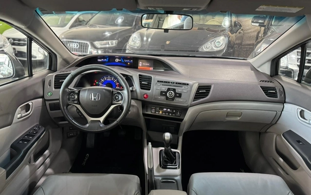 imagem-https://www.socarrao.com.br/sc-vehicle-images-prod/882533/1787237765915-18a1fa3bec55463281a367f6df072353_1772116479082.jpeg
