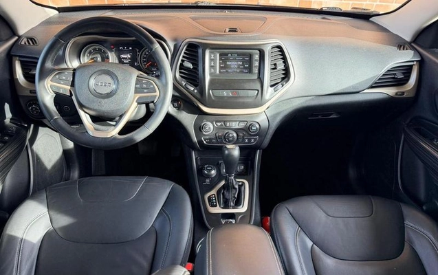 imagem-https://www.socarrao.com.br/sc-vehicle-images-prod/883134/1785936895439-7588709_8_B_21a12717bb.jpeg