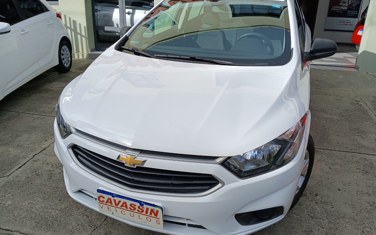 Chevrolet Onix HATCH Joy 1.0 8V Flex 5p Mec. na cor Branco em Curitiba / PR - 883771