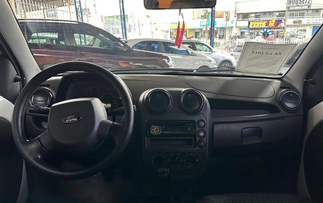 imagem-https://www.socarrao.com.br/sc-vehicle-images-prod/883824/1780944762125-7551867_6_B_a24850bc62.jpeg