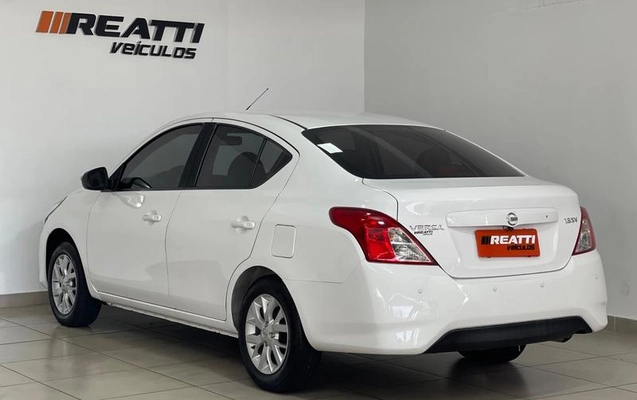 imagem-https://www.socarrao.com.br/sc-vehicle-images-prod/885090/1788467161109-7834837_3_B_59be910647.jpeg