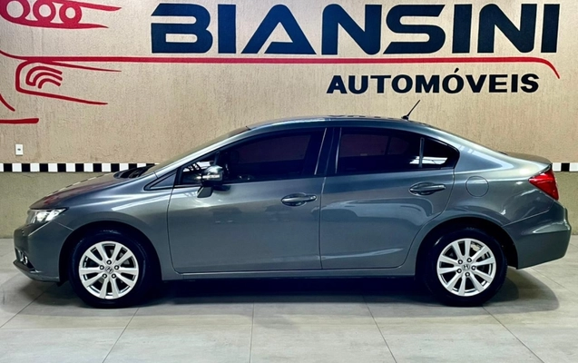 imagem-https://www.socarrao.com.br/sc-vehicle-images-prod/885261/1788179695489-SzUJs0vTPXq6bjXvAvbOK5mcsaQ0YcrH.jpg