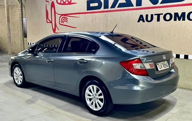 imagem-https://www.socarrao.com.br/sc-vehicle-images-prod/885261/1788179695491-3eJLT630e3n6IDhk15ZlIyqvoWpe7JPh.jpg