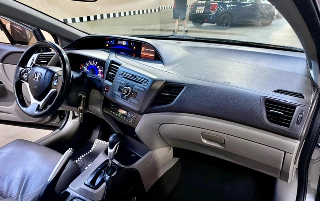 imagem-https://www.socarrao.com.br/sc-vehicle-images-prod/885261/1788179695495-xGUNX1o5ed1Xb3jPQSk4LmBgDXMDlpds.jpg