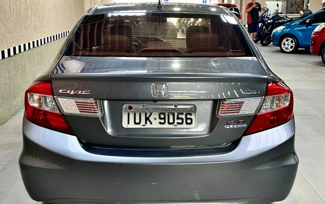imagem-https://www.socarrao.com.br/sc-vehicle-images-prod/885261/1788179695508-dmvYEeTXDDbru7KZ8JZFRyRwDTyKjanS.jpg