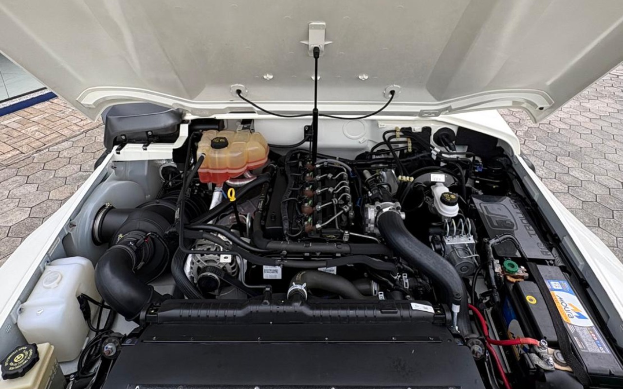 imagem-https://www.socarrao.com.br/sc-vehicle-images-prod/885290/1772201624212-V2hhdHNBcHAgSW1hZ2UgMjAyNi0wMi0yMCBhdCAxNC4zMi4yNy5qcGVn.jpeg
