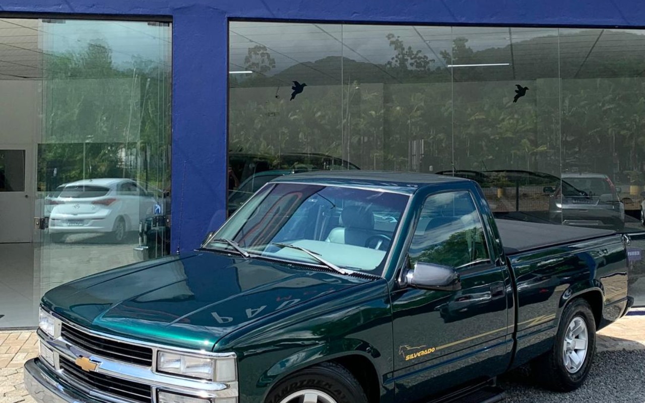 Chevrolet Silverado 2001 Verde — foto 1 de 3